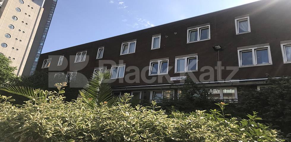 			NEW INSTRUCTION , 3 Bedroom, 1 bath, 1 reception Maisonette			 Hamilton Square, Kipling Street, London Bridge